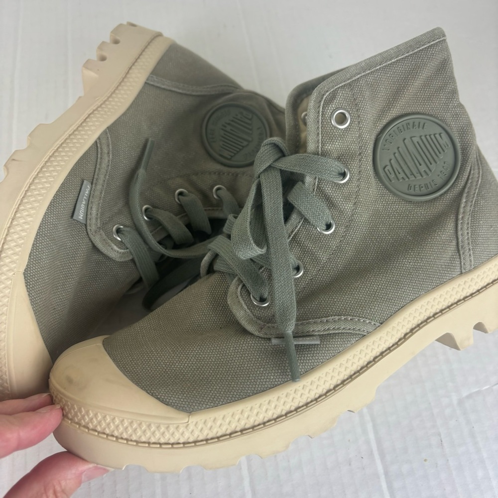 Palladium/Pampa style Hi-boot sneaker-Woman’s 8-grey flannel